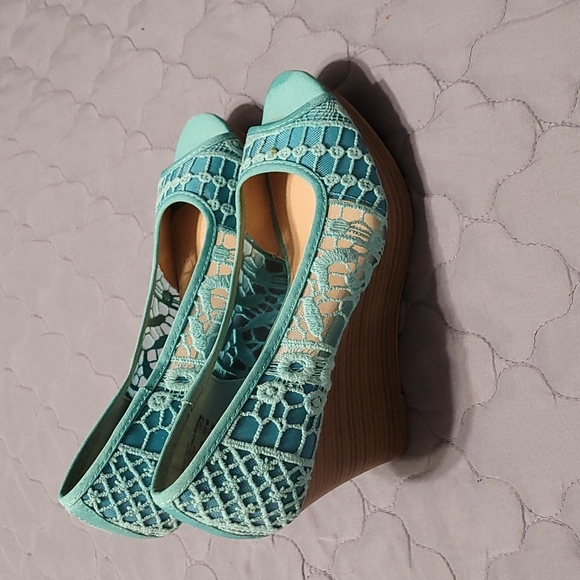 American Eagle Open Toe Wedges - Picture 2 of 7